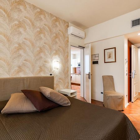 Residence Villa Firenze Alassio Bagian luar foto