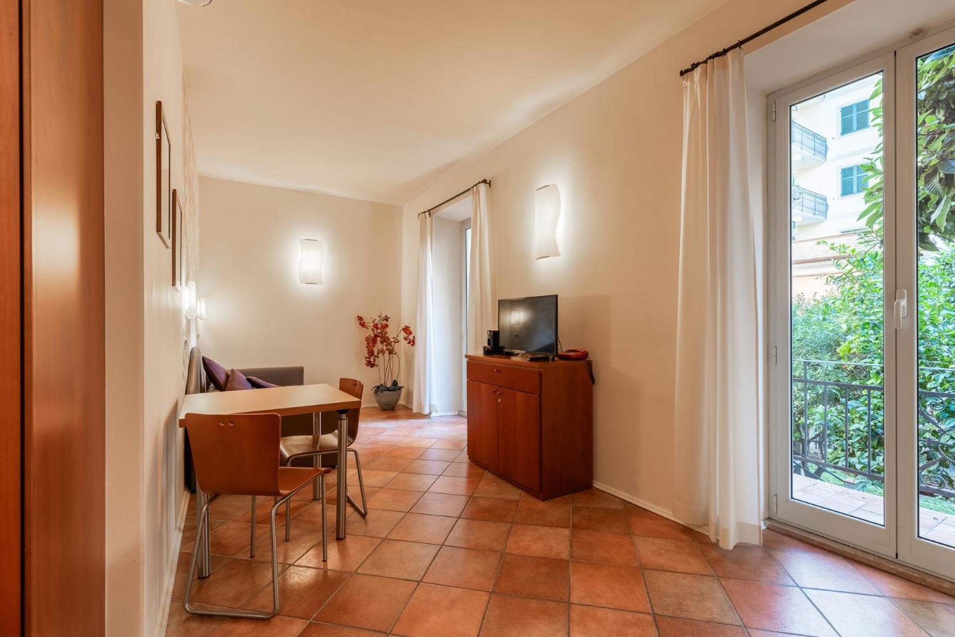 Residence Villa Firenze Alassio Bagian luar foto