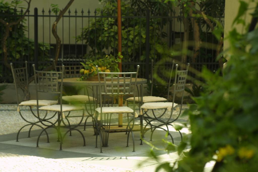 Residence Villa Firenze Alassio Bagian luar foto