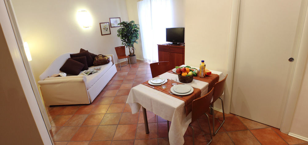 Residence Villa Firenze Alassio Bagian luar foto